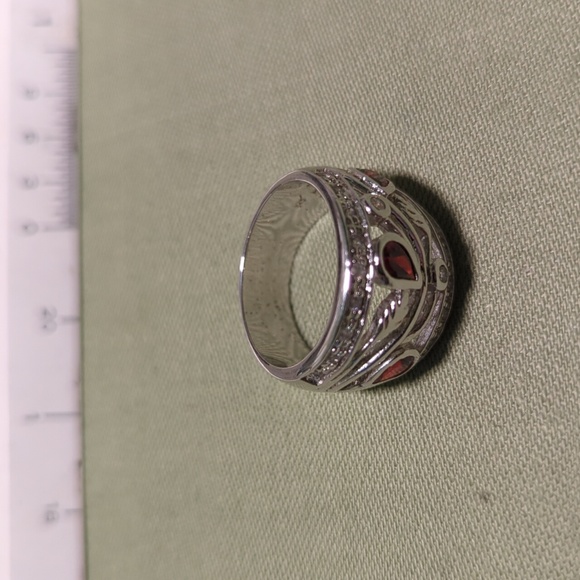 Vintage Sterling Silver Red Gem Ring - Picture 3 of 5